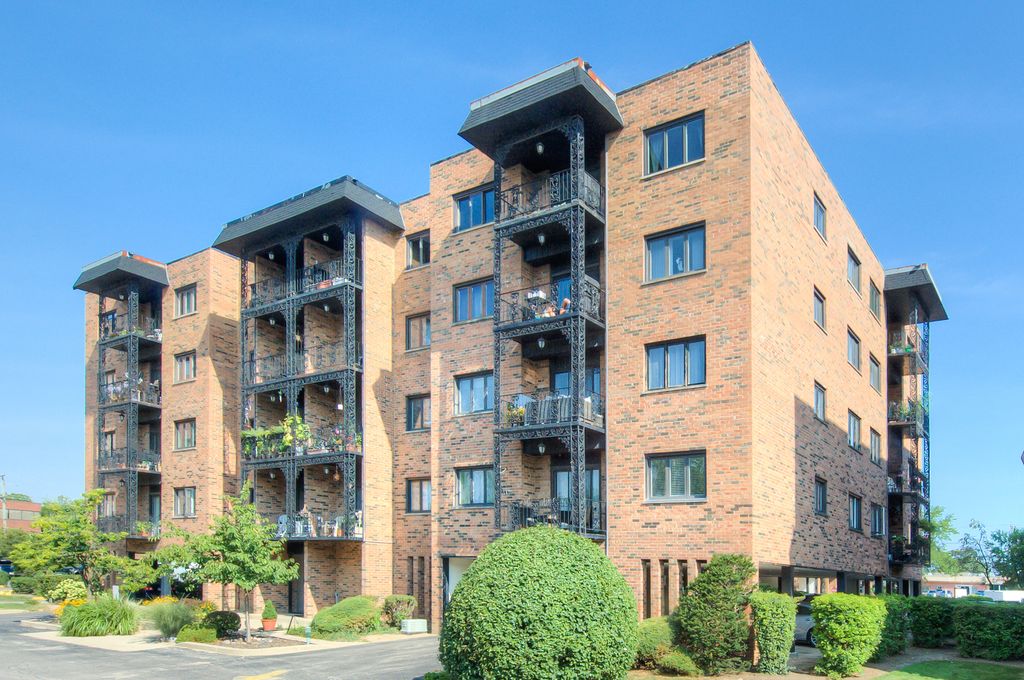 9396 Landings Lane 307, Des Plaines, IL 60016