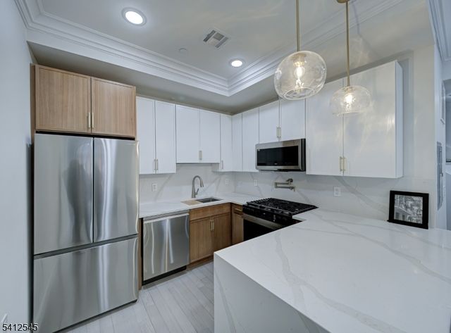 133 Clifton Pl 2, Jersey City, NJ 07304