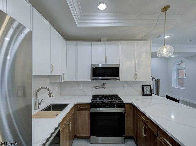 133 Clifton Pl 2, Jersey City, NJ 07304