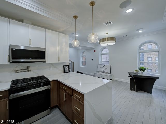 133 Clifton Pl 2, Jersey City, NJ 07304