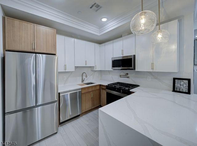 133 Clifton Pl 2, Jersey City, NJ 07304