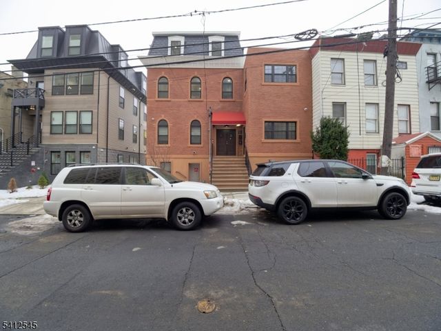 133 Clifton Pl 2, Jersey City, NJ 07304