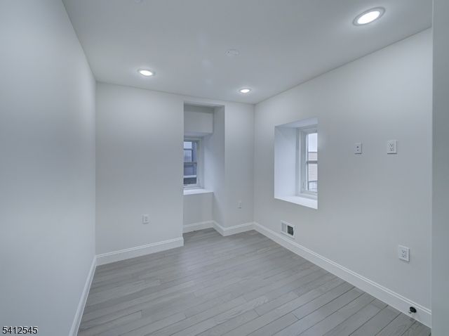 133 Clifton Pl 2, Jersey City, NJ 07304