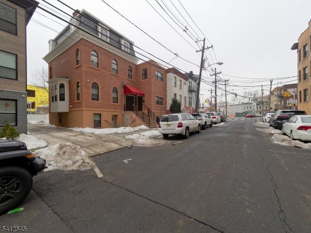 133 Clifton Pl 2, Jersey City, NJ 07304