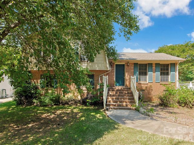 12301 Oakhaven Drive, Charlotte, NC 28273