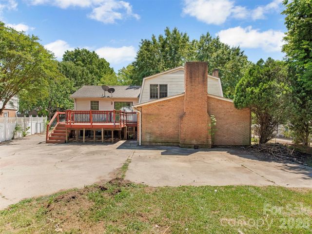 12301 Oakhaven Drive, Charlotte, NC 28273