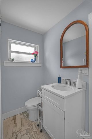 306 Shoreline Dr, Gulf Breeze, FL 32561