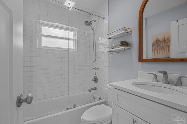 306 Shoreline Dr, Gulf Breeze, FL 32561