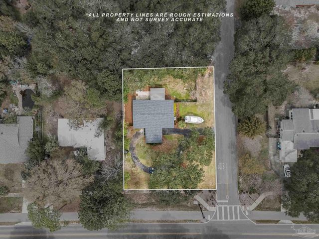 306 Shoreline Dr, Gulf Breeze, FL 32561