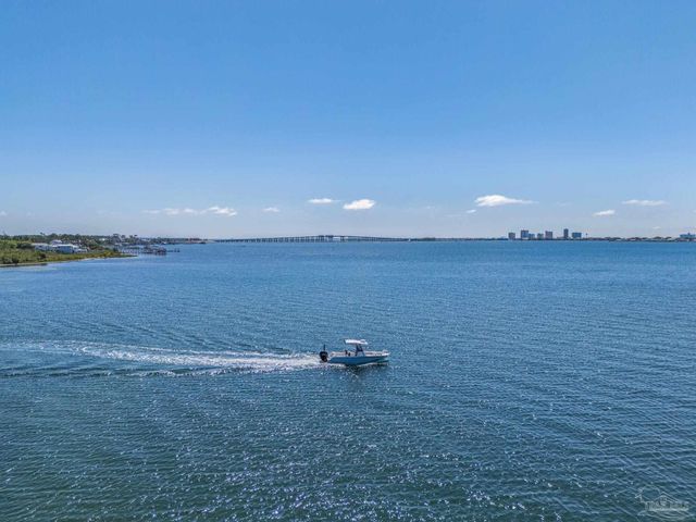 306 Shoreline Dr, Gulf Breeze, FL 32561