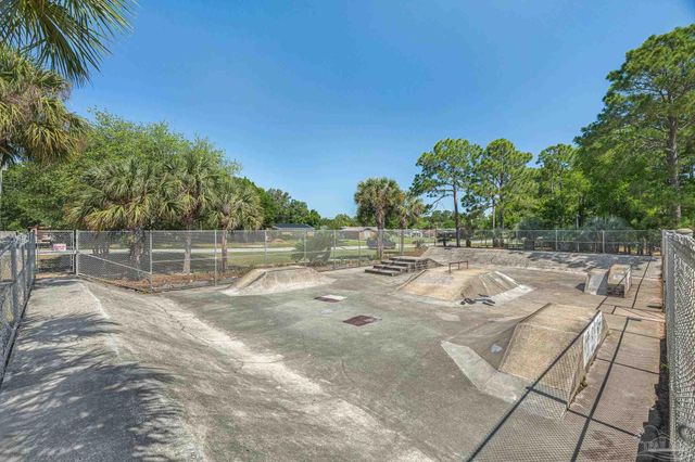 306 Shoreline Dr, Gulf Breeze, FL 32561