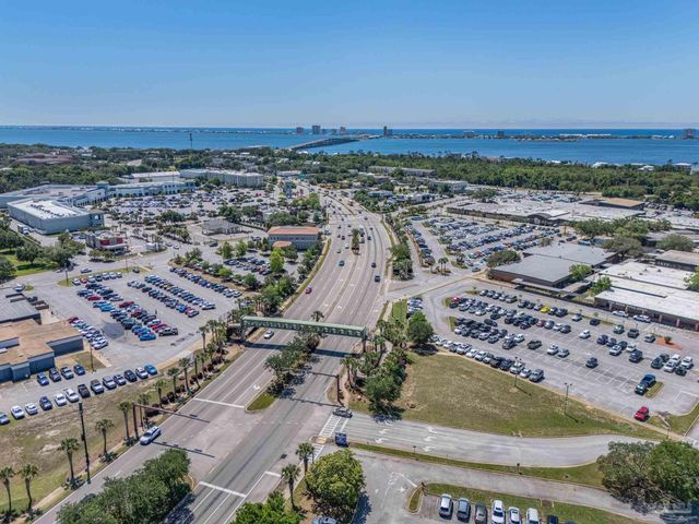306 Shoreline Dr, Gulf Breeze, FL 32561