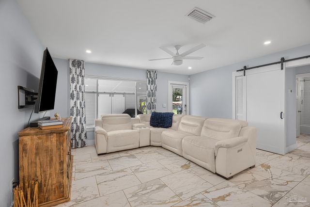 306 Shoreline Dr, Gulf Breeze, FL 32561