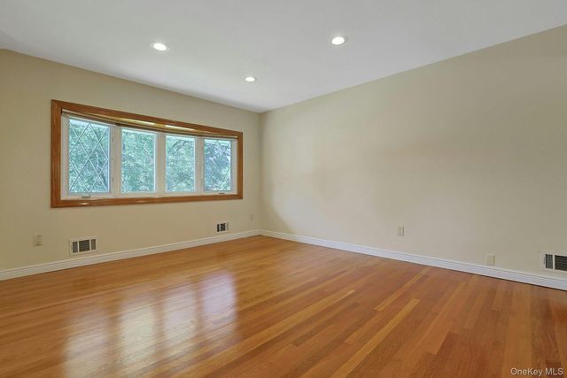 19 Von Beaste Lane, Congers, NY 10920