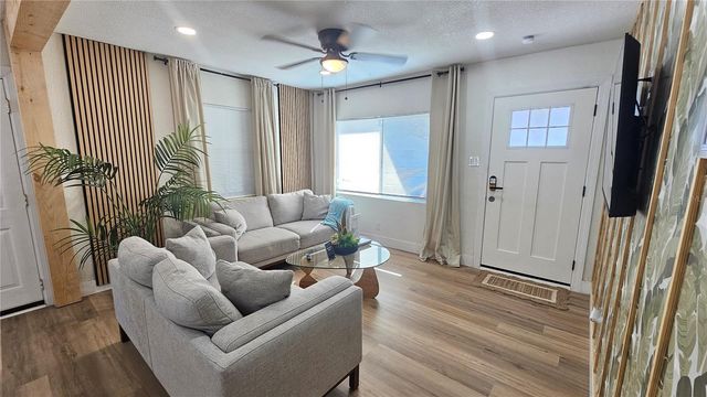 3011 W SPRUCE STREET, Tampa, FL 33607