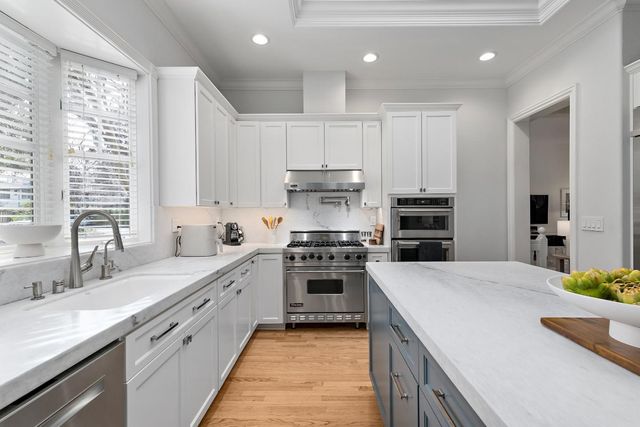 910 Cambridge Avenue, Menlo Park, CA 94025