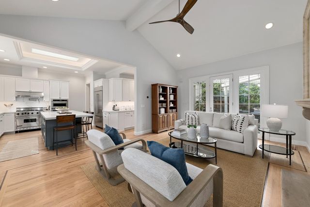 910 Cambridge Avenue, Menlo Park, CA 94025