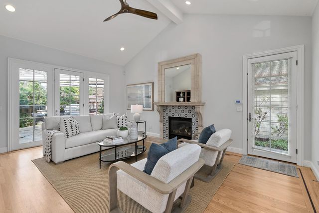 910 Cambridge Avenue, Menlo Park, CA 94025