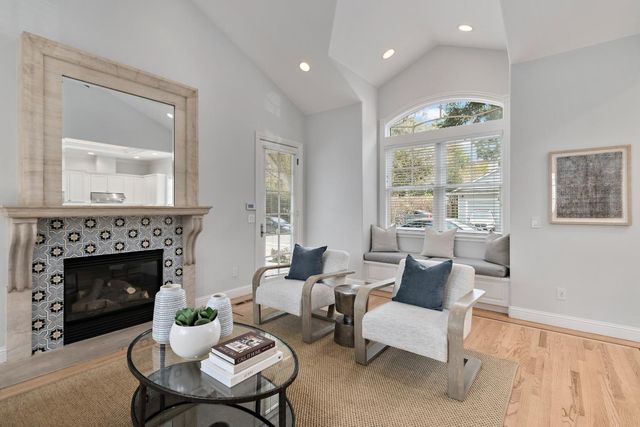 910 Cambridge Avenue, Menlo Park, CA 94025