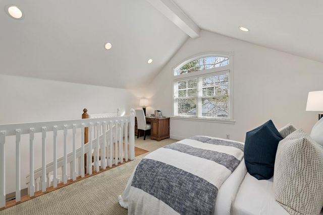 910 Cambridge Avenue, Menlo Park, CA 94025