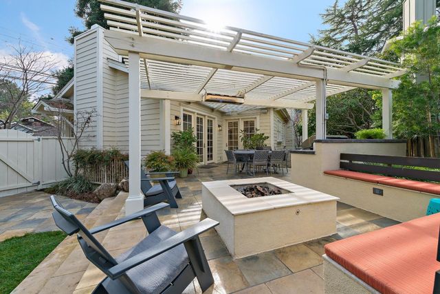 910 Cambridge Avenue, Menlo Park, CA 94025