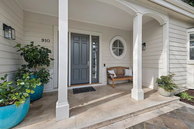 910 Cambridge Avenue, Menlo Park, CA 94025