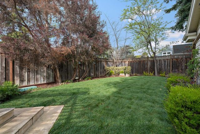 910 Cambridge Avenue, Menlo Park, CA 94025