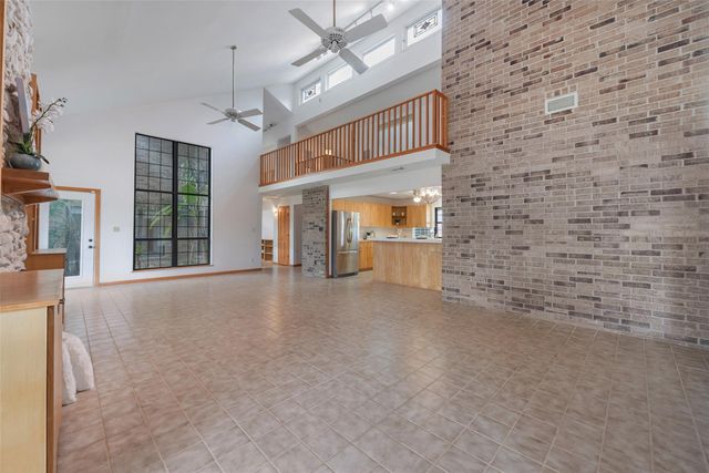 9811 Miner Road, Highlands, TX 77562