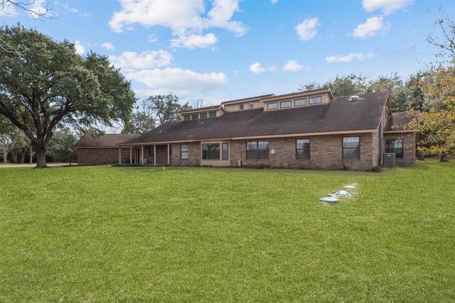 9811 Miner Road, Highlands, TX 77562