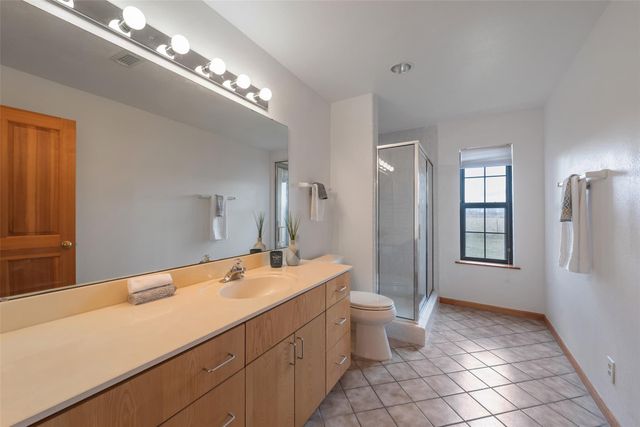 9811 Miner Road, Highlands, TX 77562