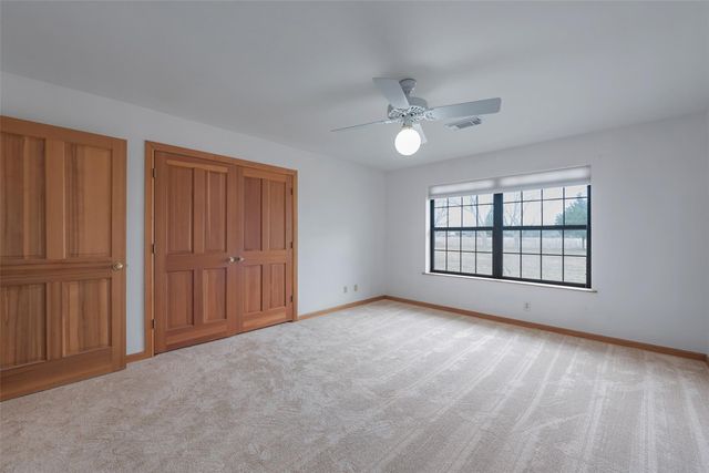 9811 Miner Road, Highlands, TX 77562