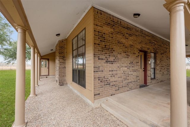 9811 Miner Road, Highlands, TX 77562