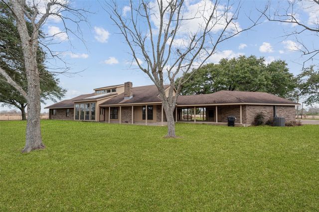 9811 Miner Road, Highlands, TX 77562