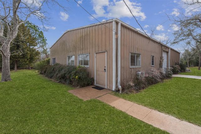9811 Miner Road, Highlands, TX 77562