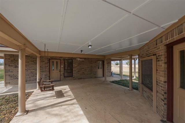 9811 Miner Road, Highlands, TX 77562