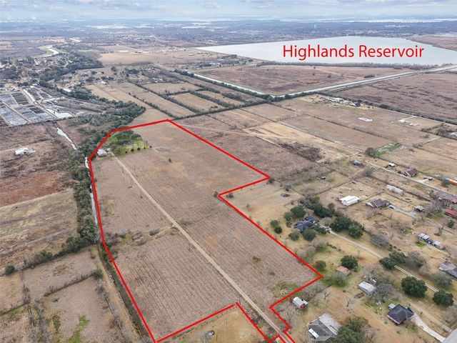 9811 Miner Road, Highlands, TX 77562