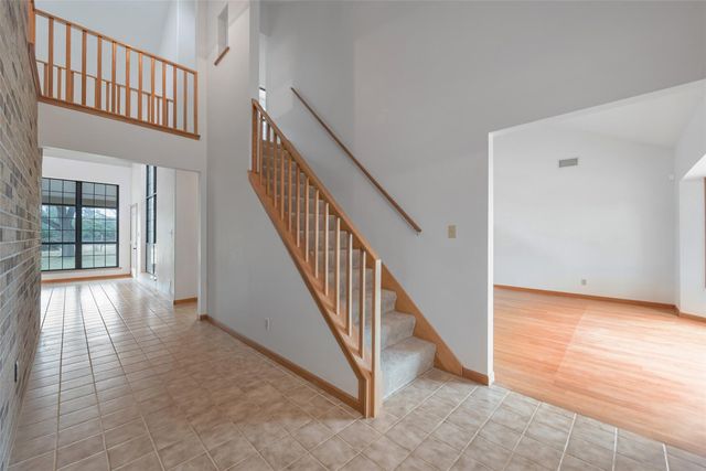 9811 Miner Road, Highlands, TX 77562