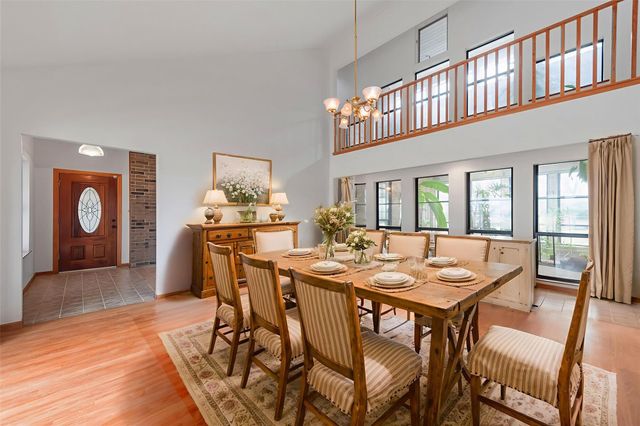 9811 Miner Road, Highlands, TX 77562