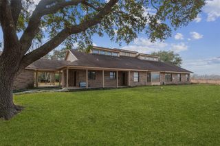 9811 Miner Road, Highlands, TX 77562