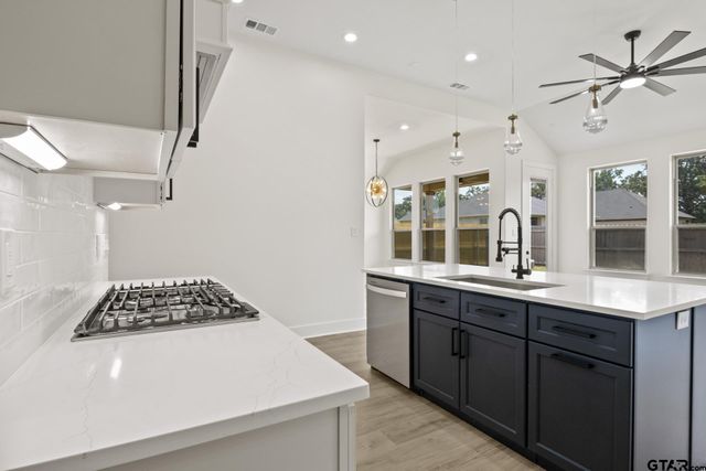 1010 Stone Wall, Mt Pleasant, TX 75456