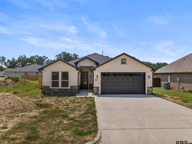 1010 Stone Wall, Mt Pleasant, TX 75456