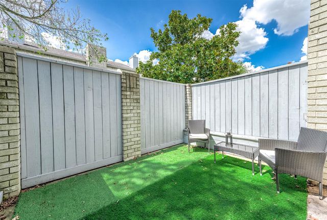 660 Wilcrest Drive 660, Houston, TX 77042