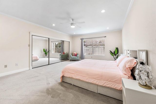 660 Wilcrest Drive 660, Houston, TX 77042