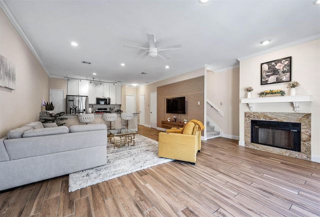 660 Wilcrest Drive 660, Houston, TX 77042