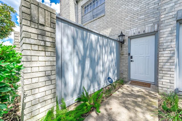 660 Wilcrest Drive 660, Houston, TX 77042