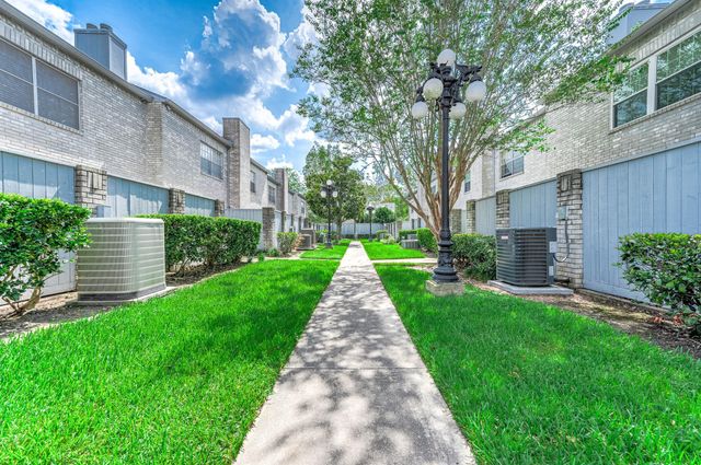 660 Wilcrest Drive 660, Houston, TX 77042