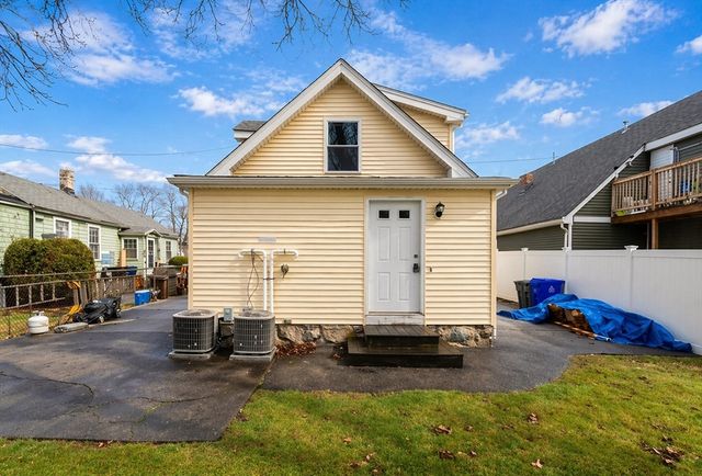 15 Buckingham St 2, Boston, MA 02136