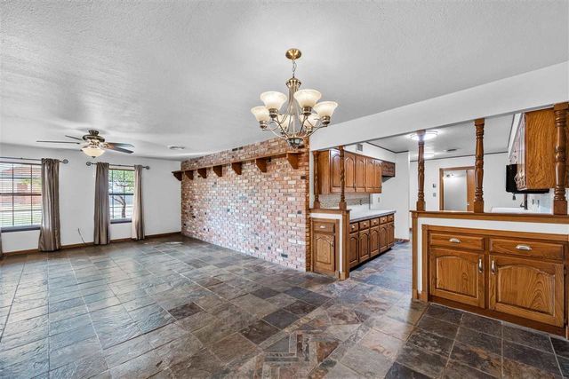 1101 2nd St, Chattanooga, OK 73528