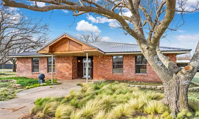 1101 2nd St, Chattanooga, OK 73528