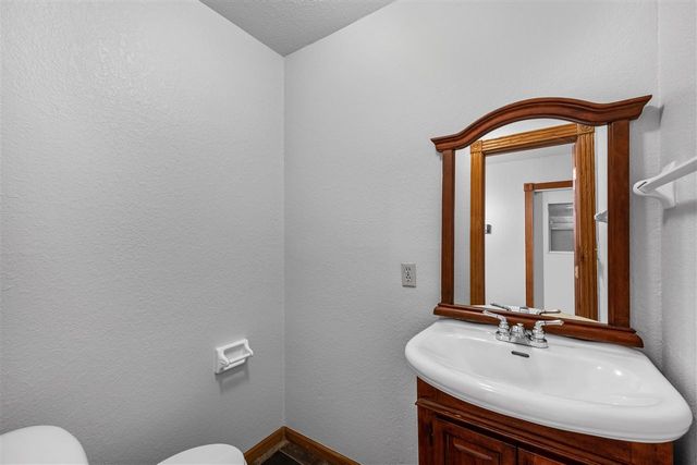 1101 2nd St, Chattanooga, OK 73528